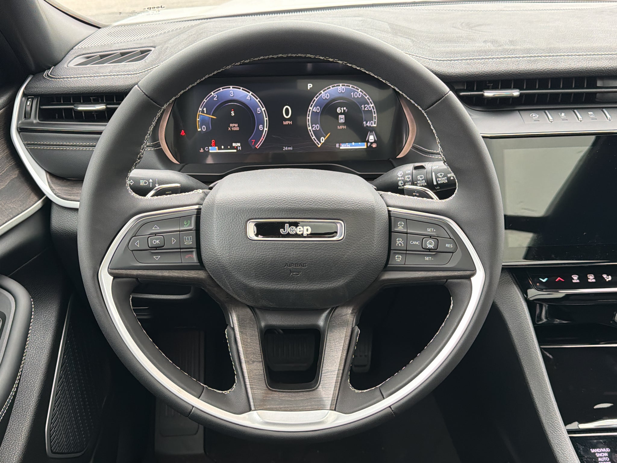 2027 Jeep Grand Cherokee L Limited Reserve