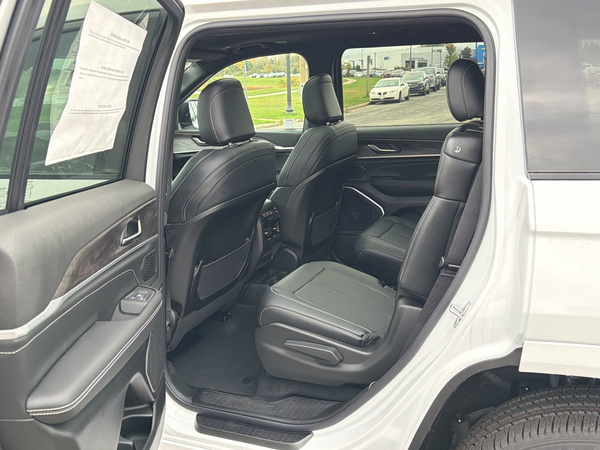 2027 Jeep Grand Cherokee L Limited Reserve