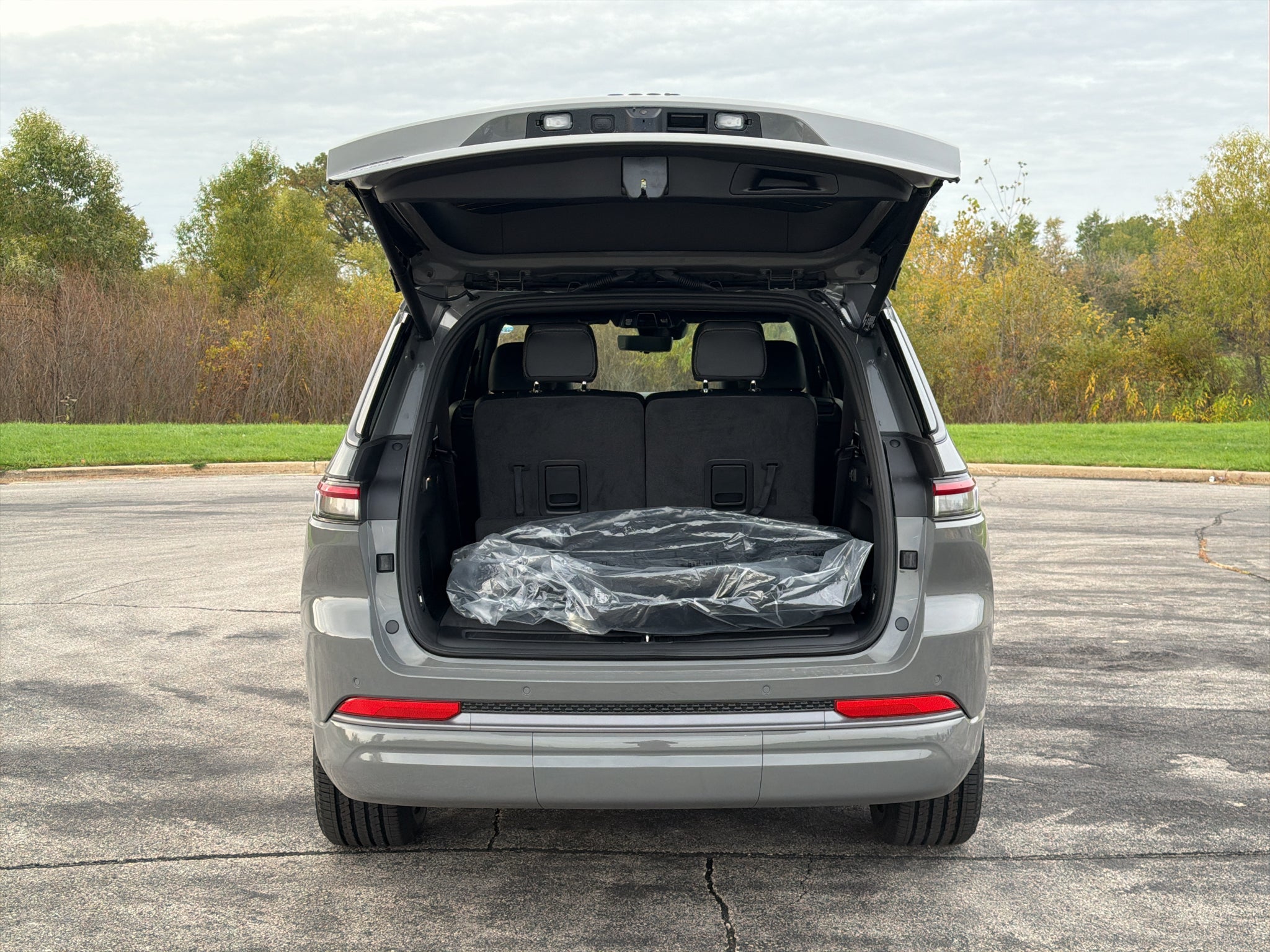2027 Jeep Grand Cherokee L Limited Reserve