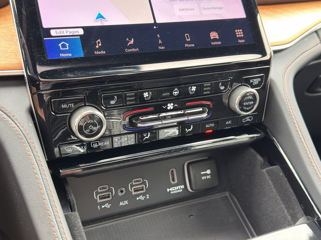 2023 Jeep Grand Cherokee L Summit Reserve w/Entertainment