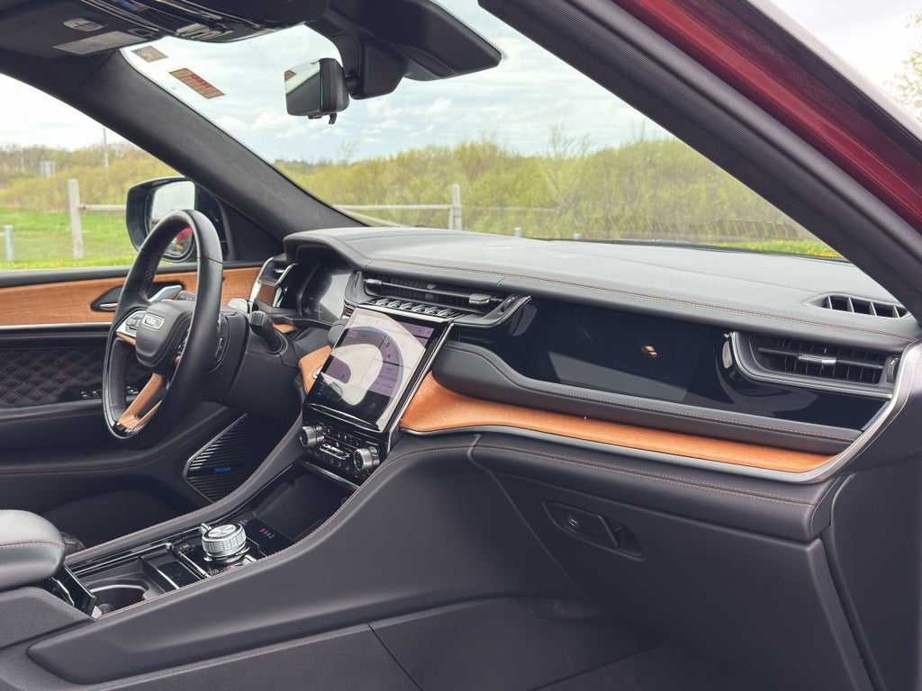 2023 Jeep Grand Cherokee L Summit Reserve w/Entertainment