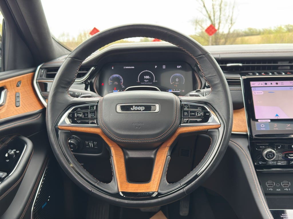 2023 Jeep Grand Cherokee L Summit Reserve w/Entertainment