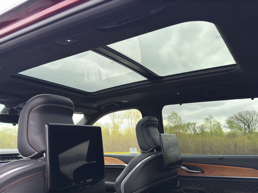 2023 Jeep Grand Cherokee L Summit Reserve w/Entertainment