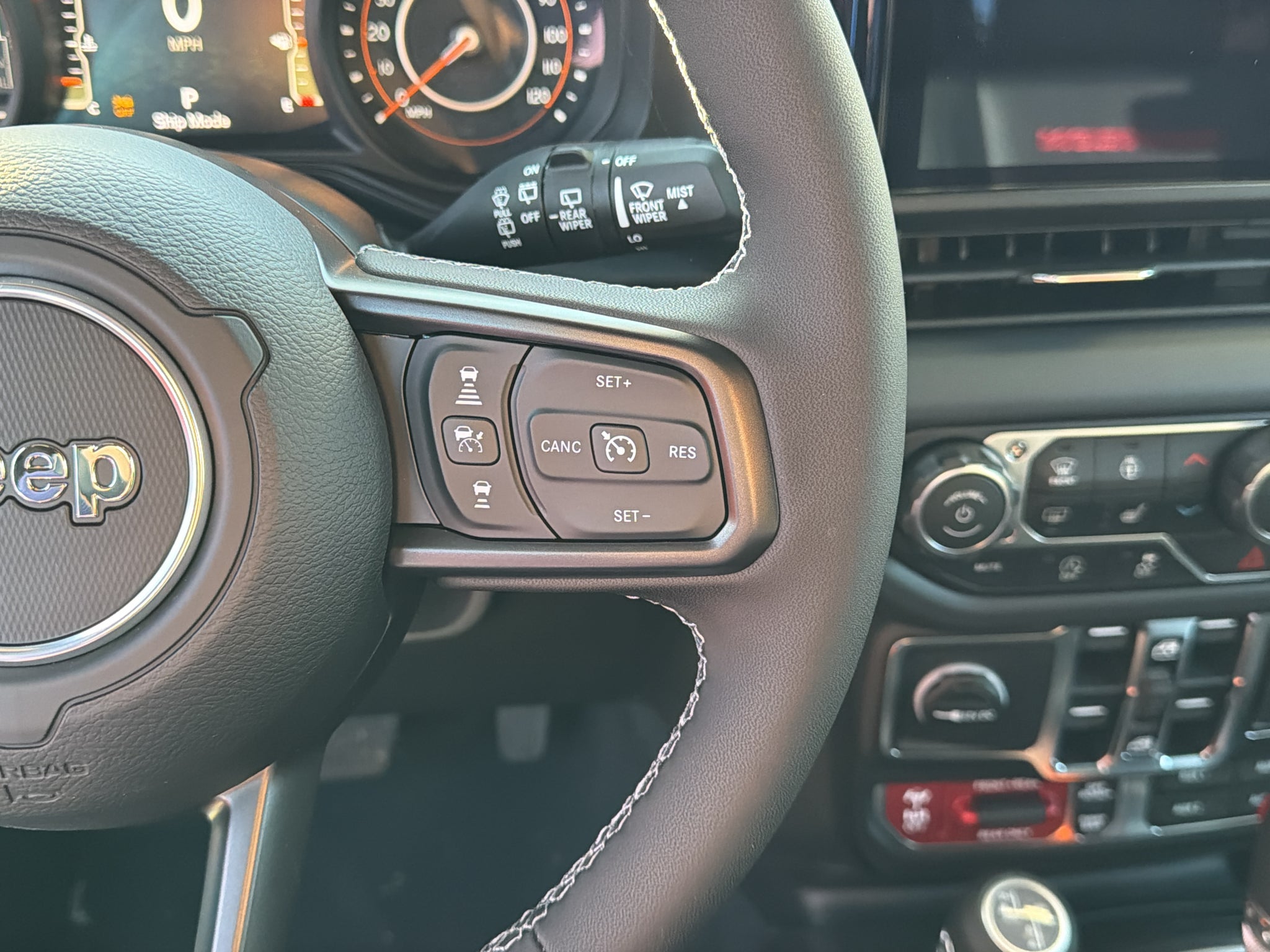 2027 Jeep Wrangler Rubicon X Whitecap One Touch Top