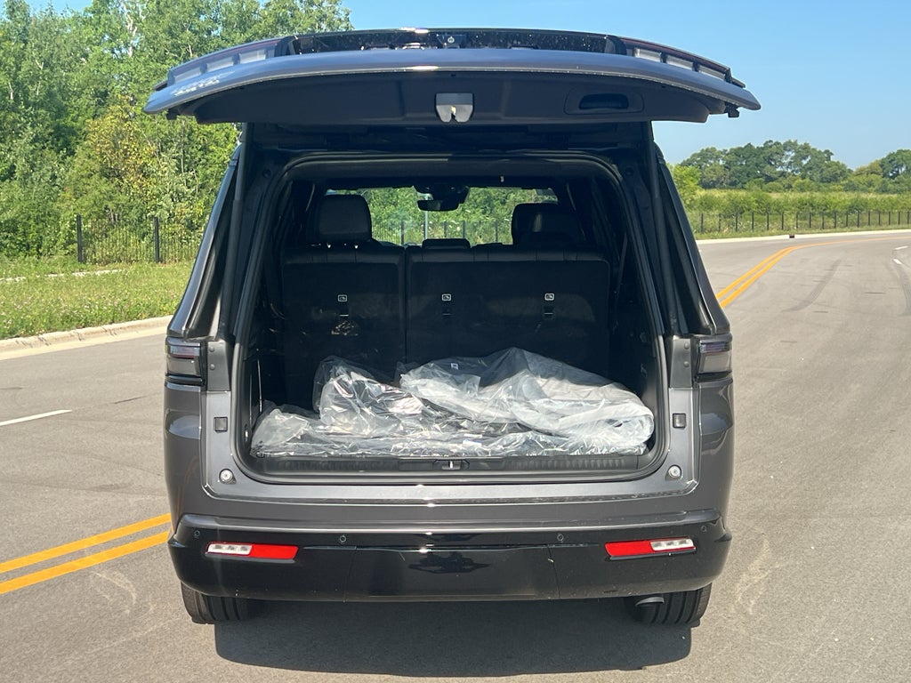 2026 Jeep Grand Wagoneer L Limited Reserve