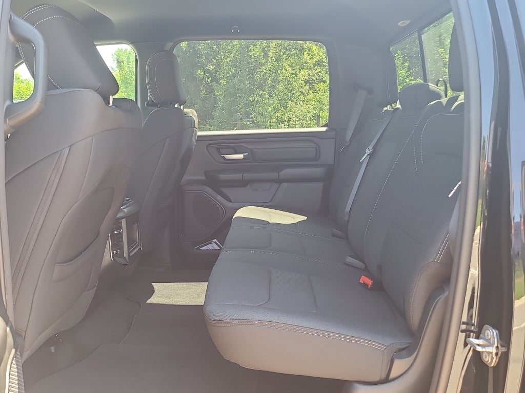 2026 RAM 1500 Express Black Swan Hemi