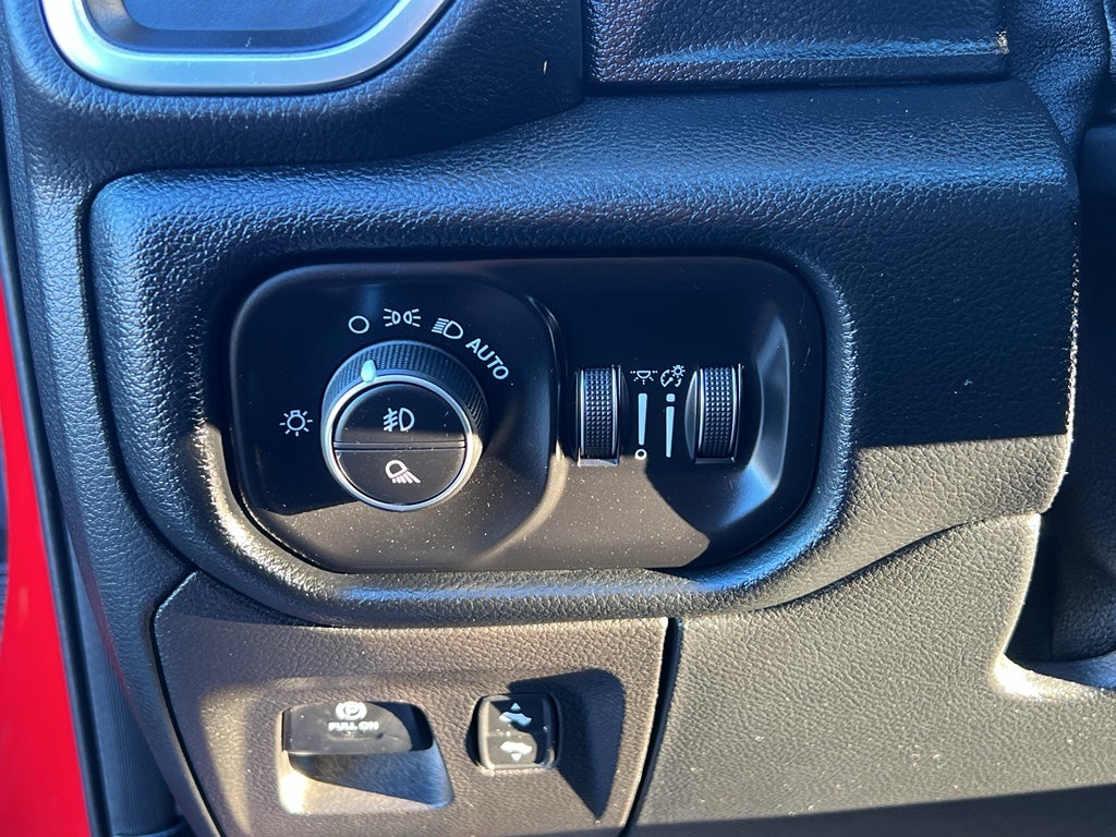 2021 RAM 1500 Laramie Night Edition w/Moonroof