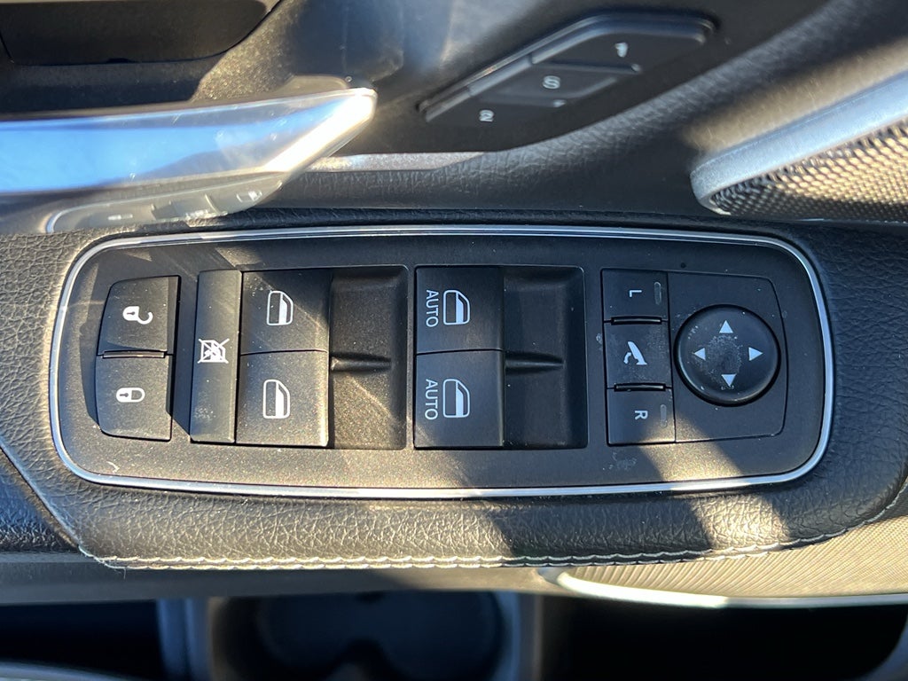 2023 RAM 1500 Laramie Night Edition w/Moonroof