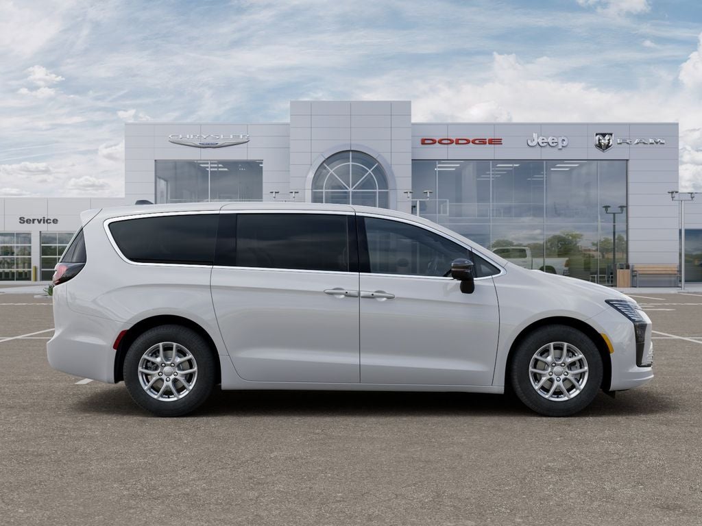 2027 Chrysler Pacifica Select Tech 8 Passenger