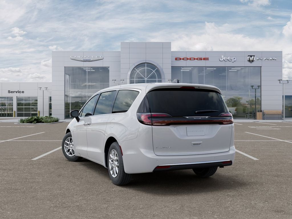 2027 Chrysler Pacifica Select Tech 8 Passenger