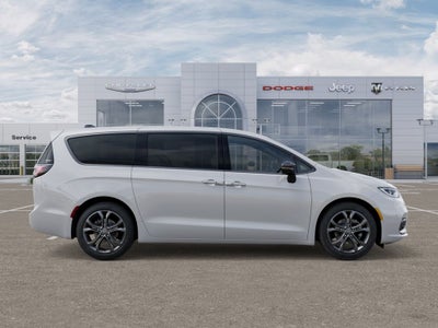 2026 Chrysler Pacifica Select Preferred