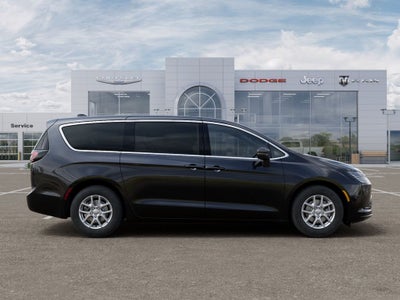 2027 Chrysler Pacifica Select Tech 8 Passenger