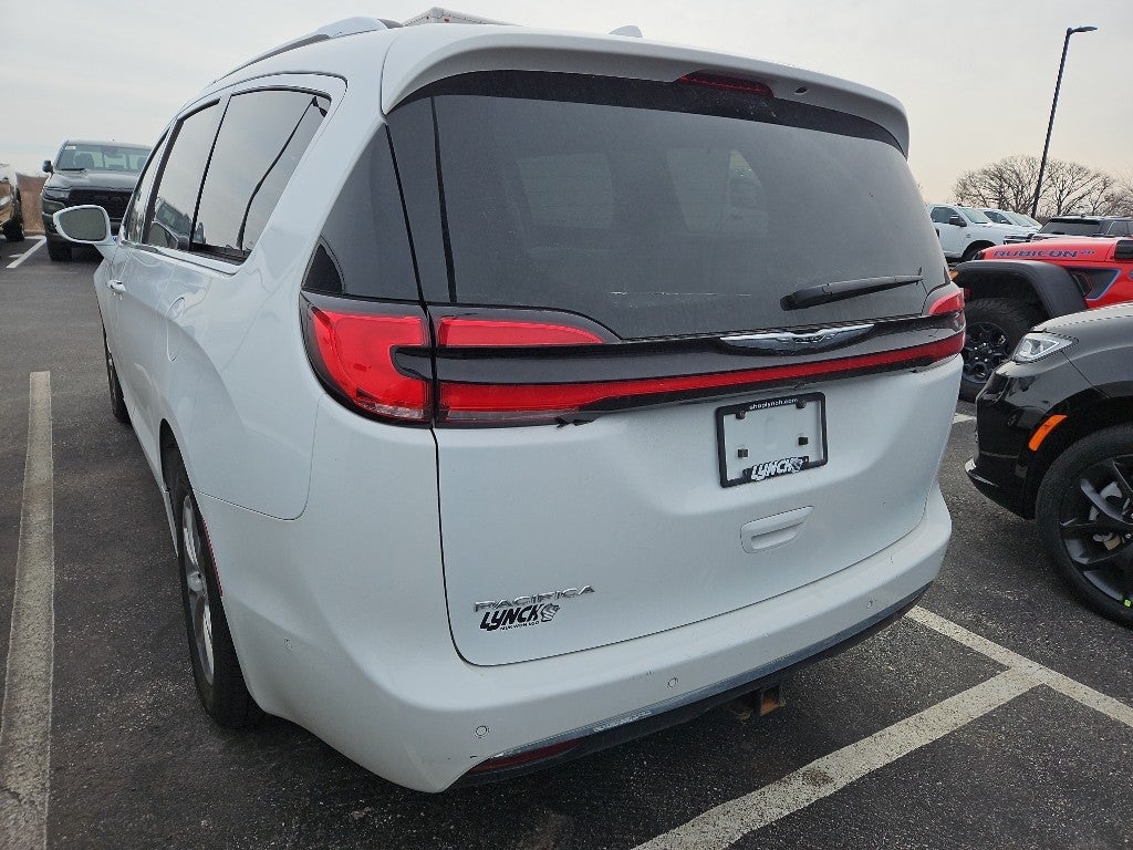 2021 Chrysler Pacifica Touring L w/Theater Group