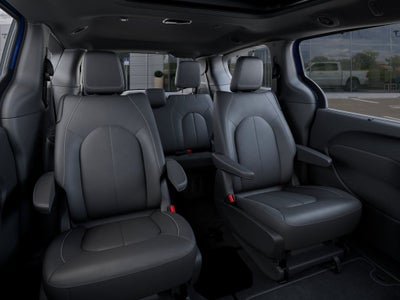 2027 Chrysler Pacifica Select Tech AWD
