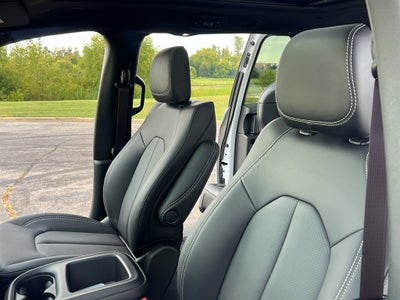 2026 Chrysler Pacifica Select AWD