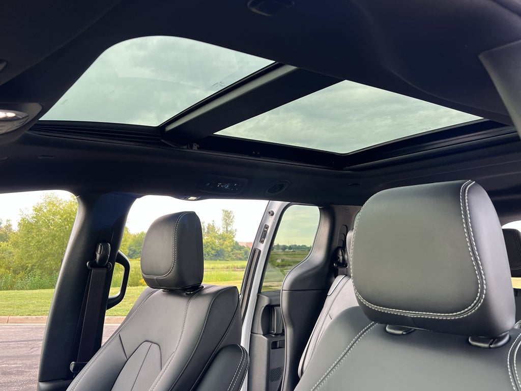 2026 Chrysler Pacifica Select AWD