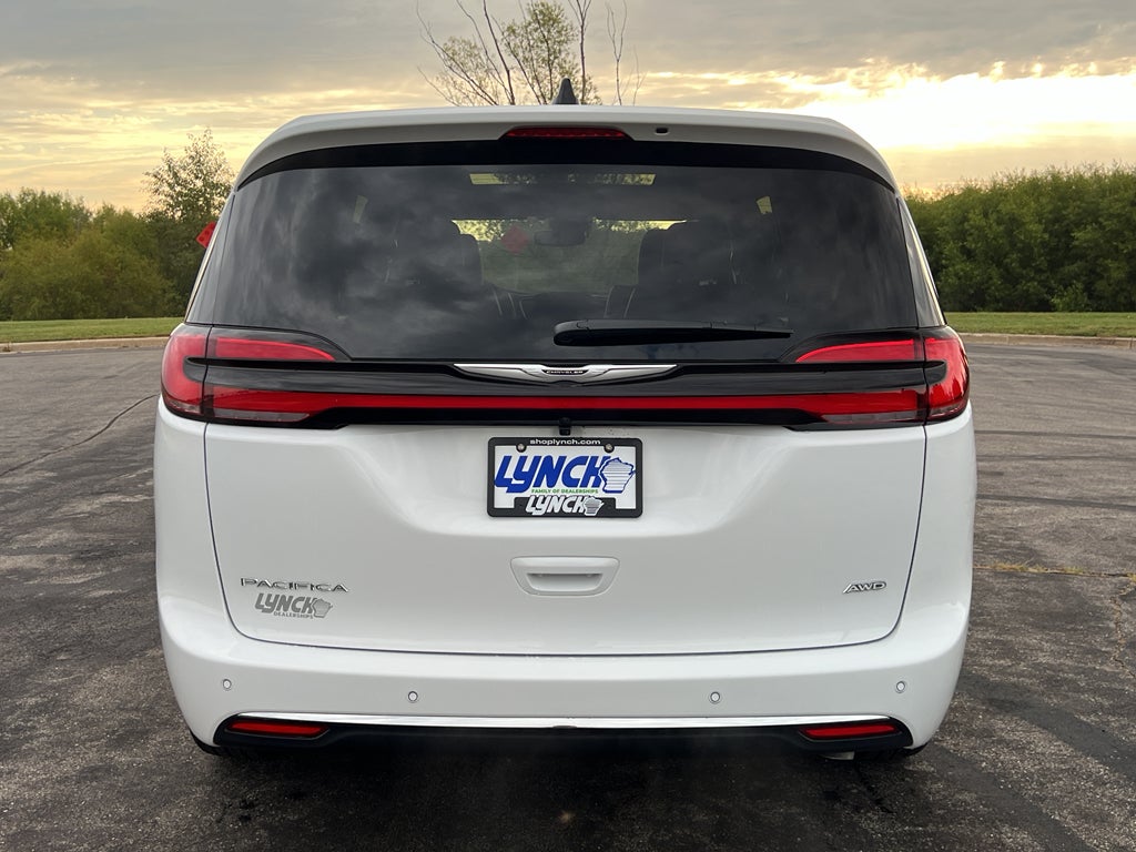 2026 Chrysler Pacifica Select AWD