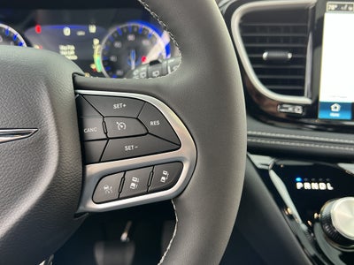 2026 Chrysler Pacifica Select AWD