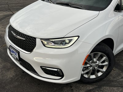 2026 Chrysler Pacifica Select AWD