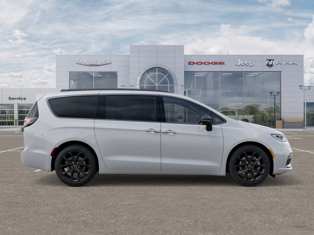 2026 Chrysler Pacifica Select AWD