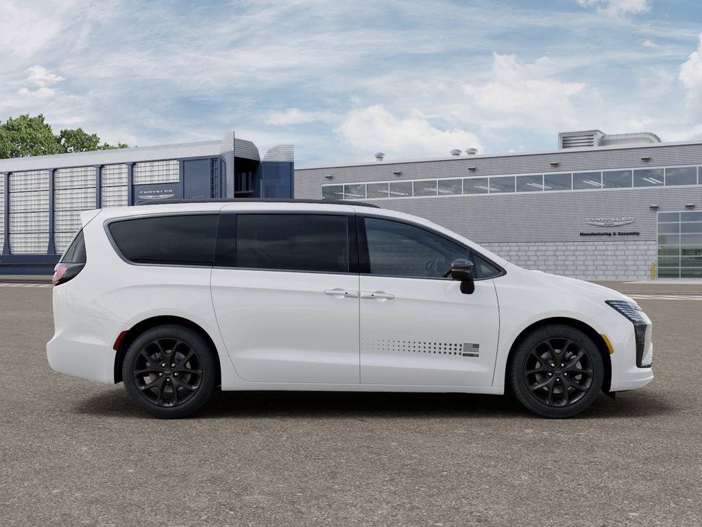 2027 Chrysler Pacifica Select 250th Anniversary AWD