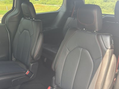 2027 Chrysler Pacifica Select 250th Anniversary AWD