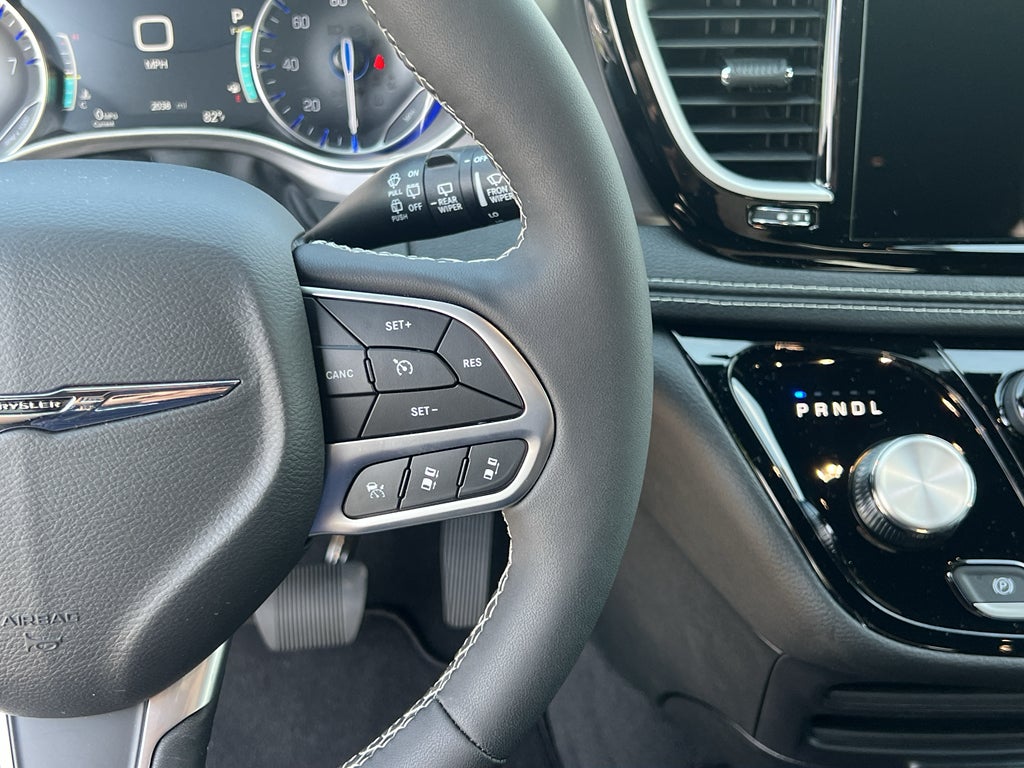 2026 Chrysler Pacifica Select Safety Sphere AWD