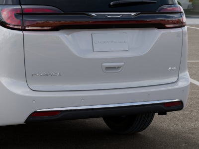 2027 Chrysler Pacifica Select Tech AWD