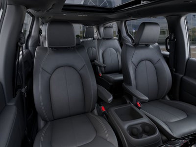 2027 Chrysler Pacifica Select Tech AWD