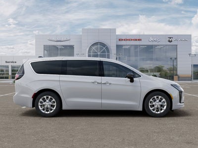 2027 Chrysler Pacifica Select Tech AWD