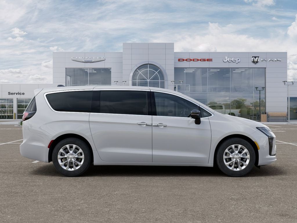2027 Chrysler Pacifica Select Tech AWD