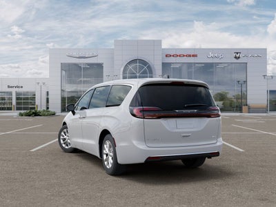 2027 Chrysler Pacifica Select Tech AWD