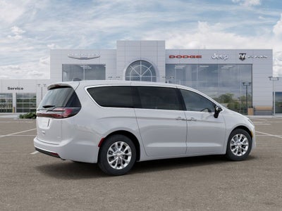 2027 Chrysler Pacifica Select Tech AWD