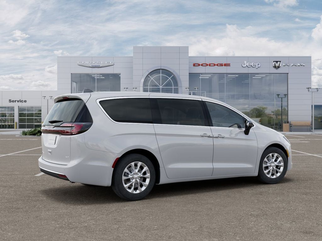 2027 Chrysler Pacifica Select Tech AWD