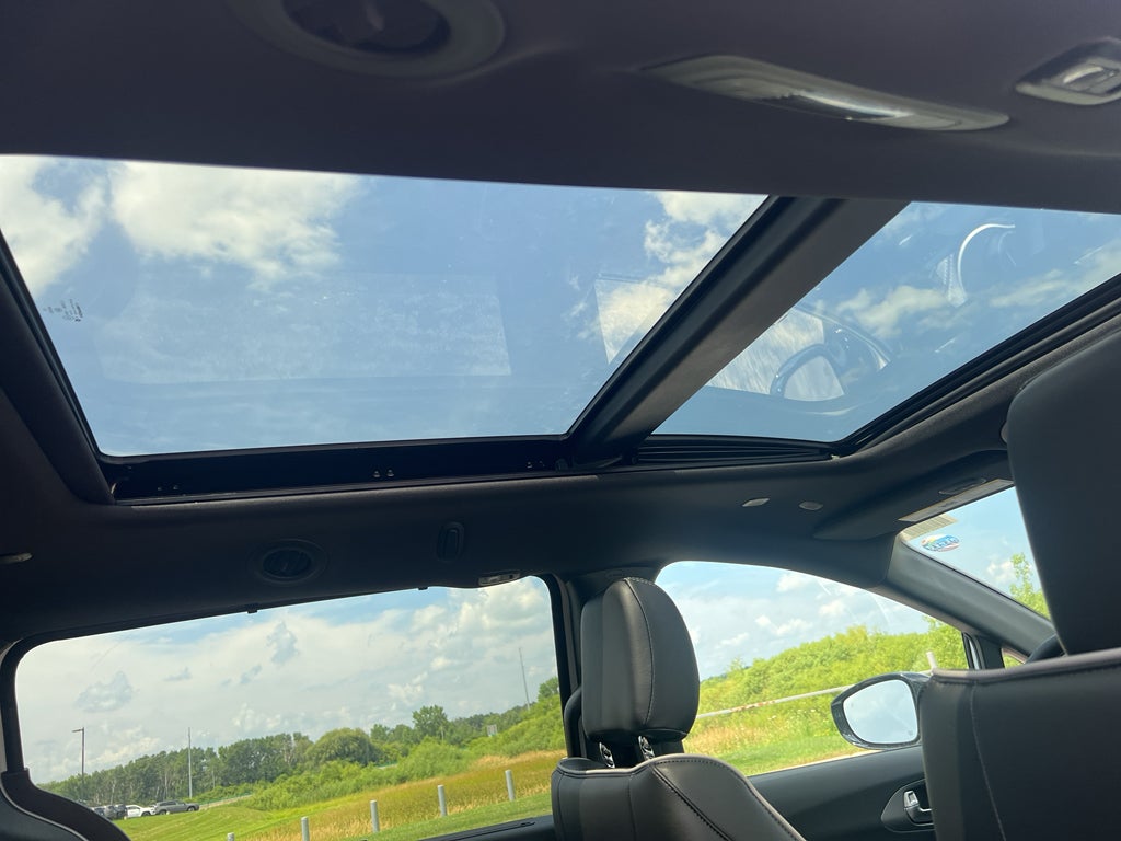 2027 Chrysler Pacifica Limited S AWD