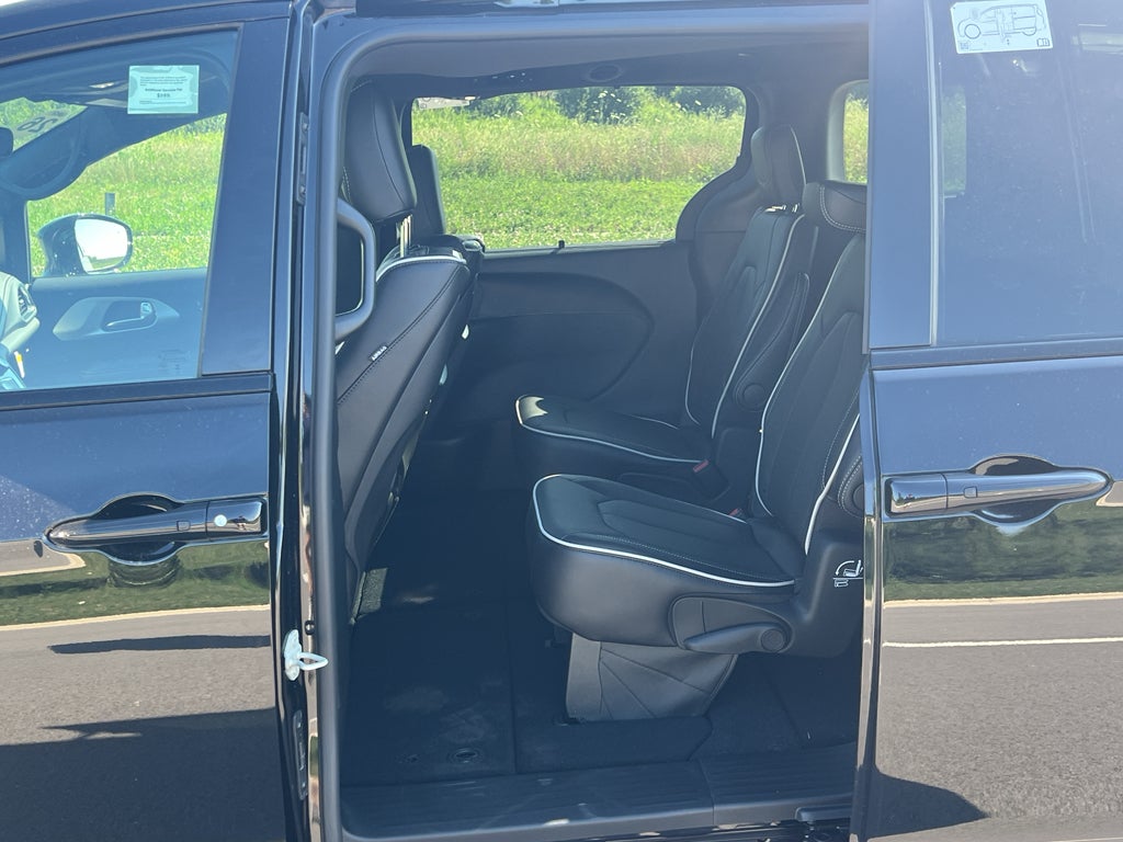 2026 Chrysler Pacifica Limited S AWD