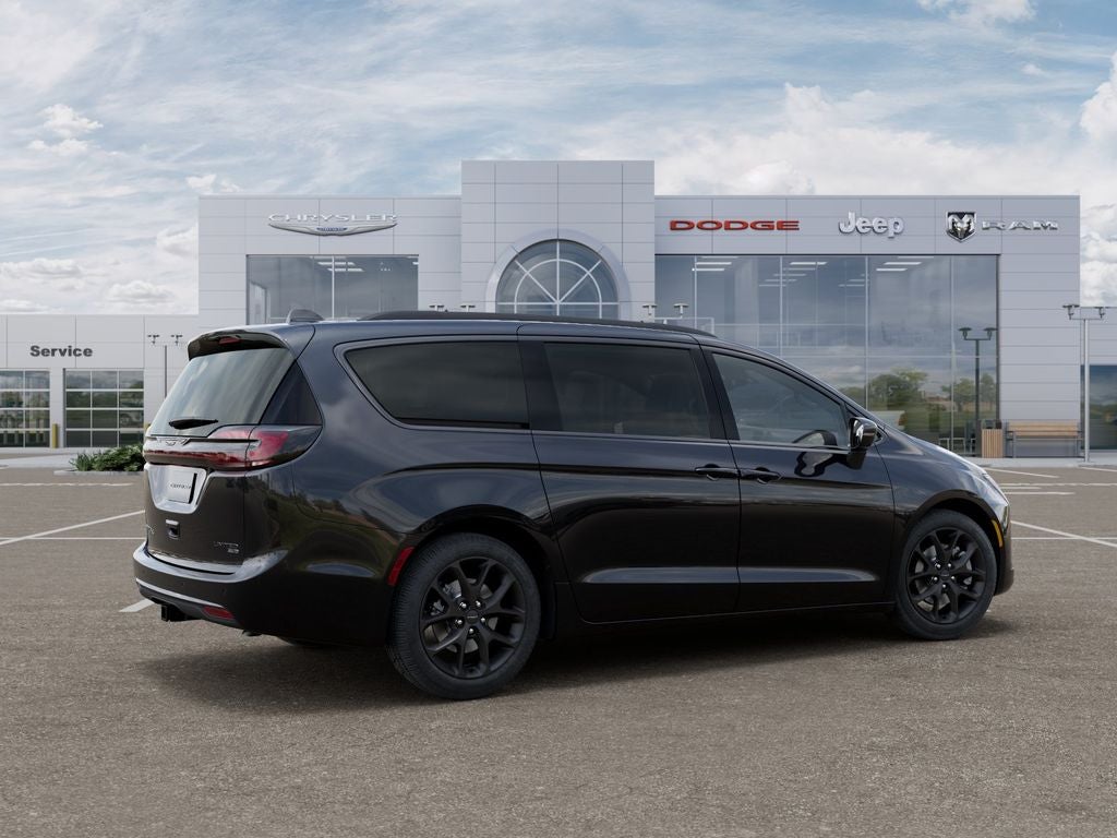 2027 Chrysler Pacifica Limited S AWD