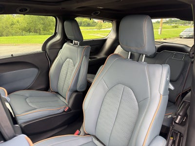2027 Chrysler Pacifica Pinnacle APEX AWD
