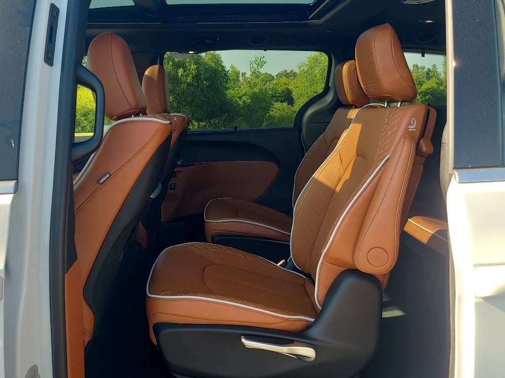 2026 Chrysler Pacifica Pinnacle AWD