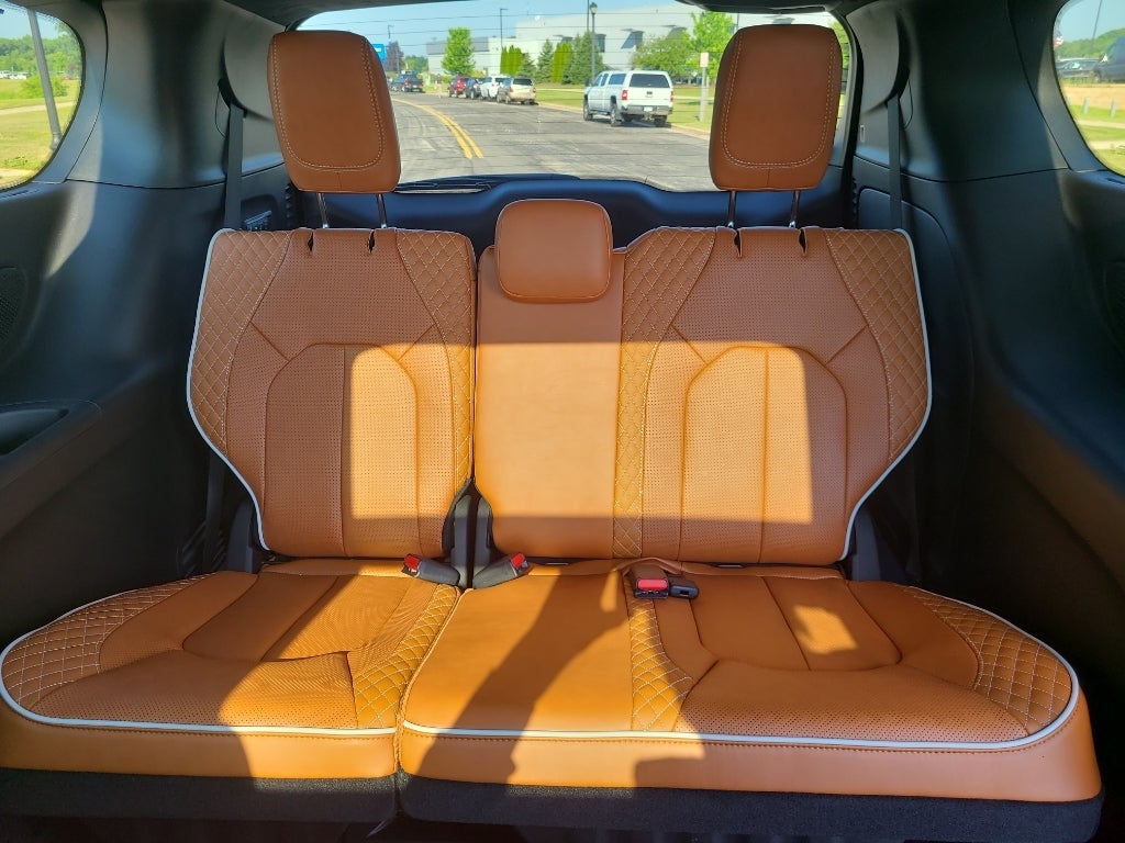 2026 Chrysler Pacifica Pinnacle AWD