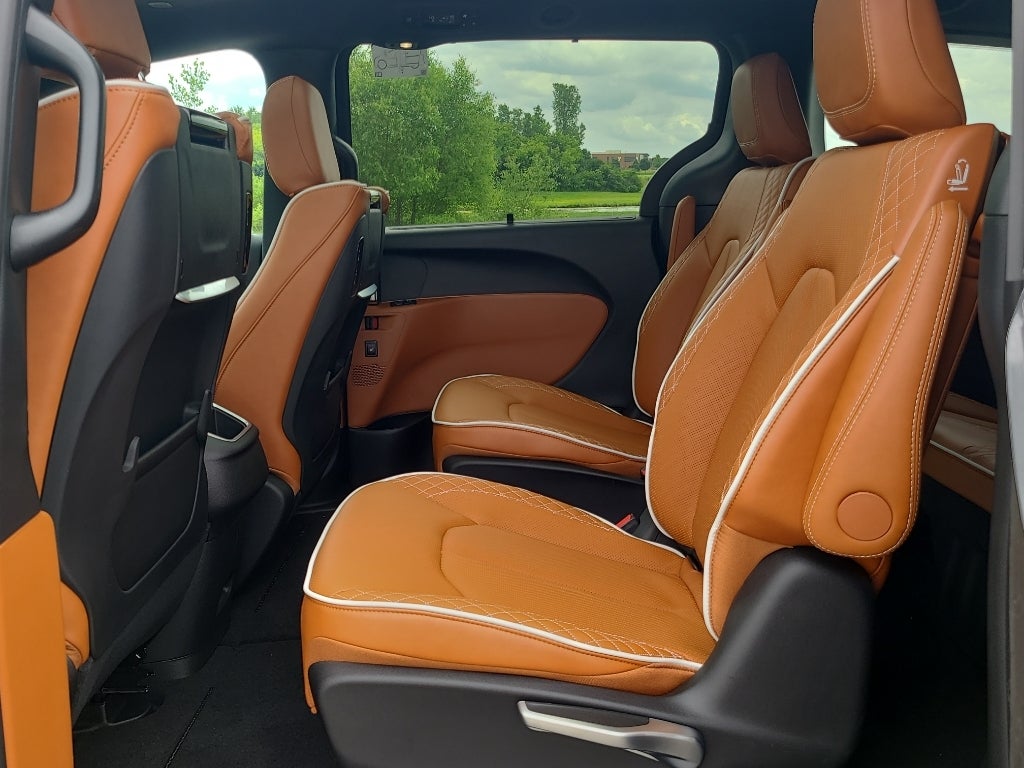 2026 Chrysler Pacifica Pinnacle AWD