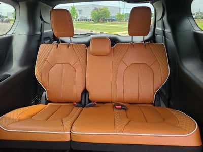 2026 Chrysler Pacifica Pinnacle AWD