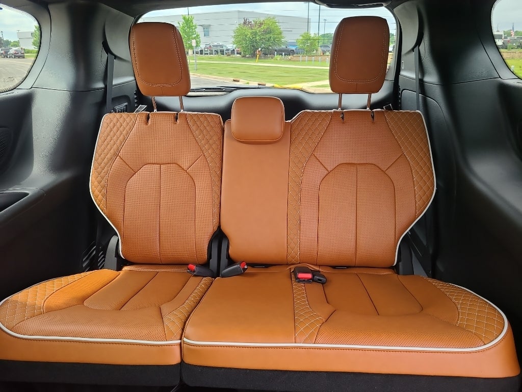 2026 Chrysler Pacifica Pinnacle AWD