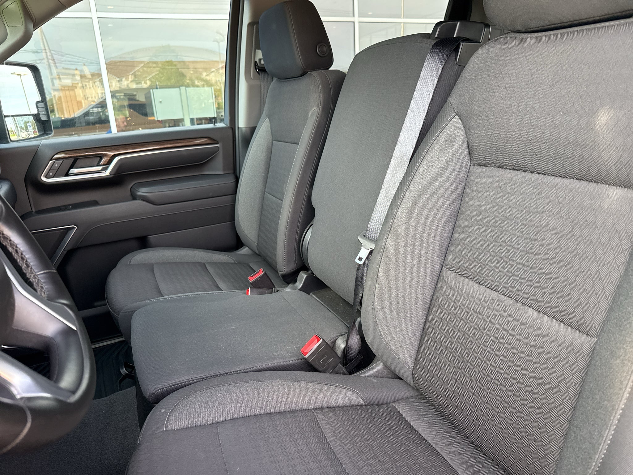2025 Chevrolet Silverado LT