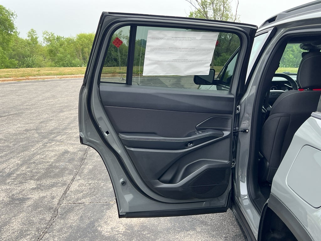 2026 Jeep Cherokee Laredo Sting 4WD