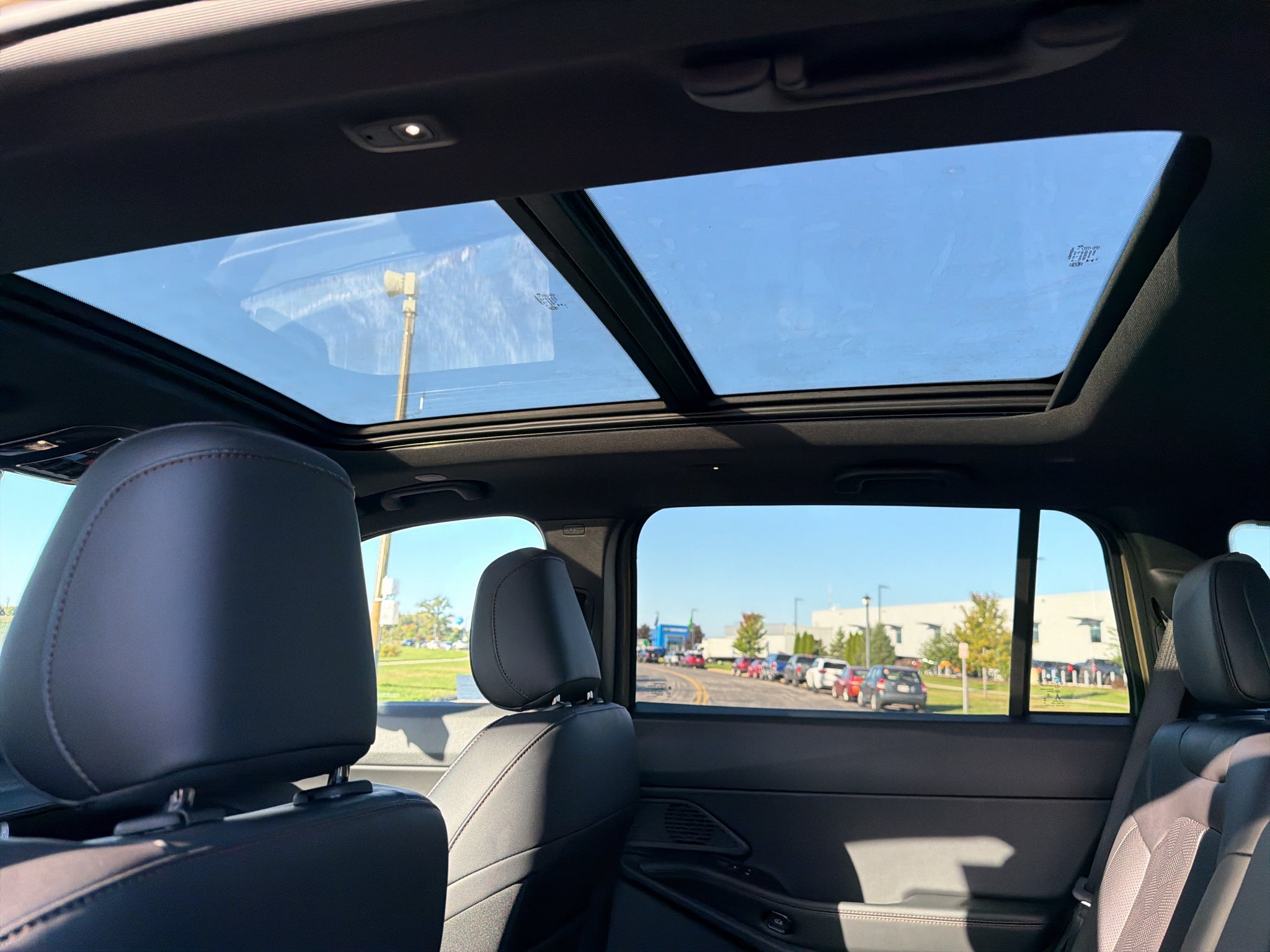 2026 Jeep Cherokee Overland Advanced Pro-Tech Tow