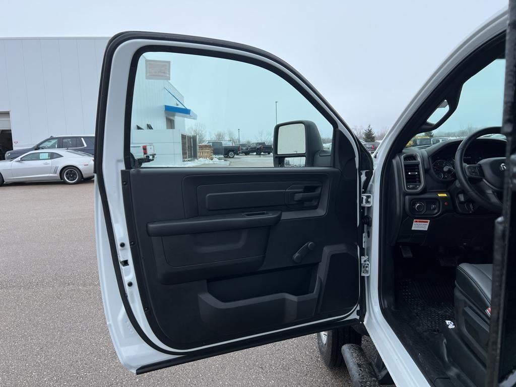 2023 RAM 5500 Chassis Tradesman