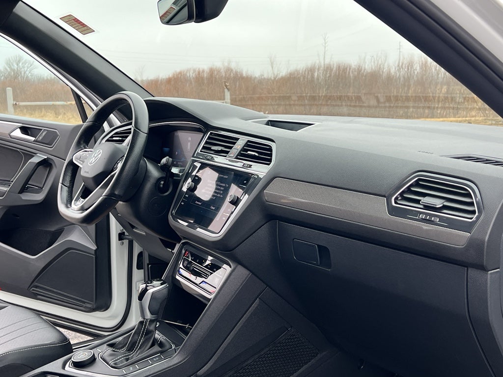 2023 Volkswagen Tiguan SE R-Line Black