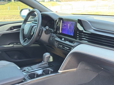 2025 Toyota Camry Hybrid SE