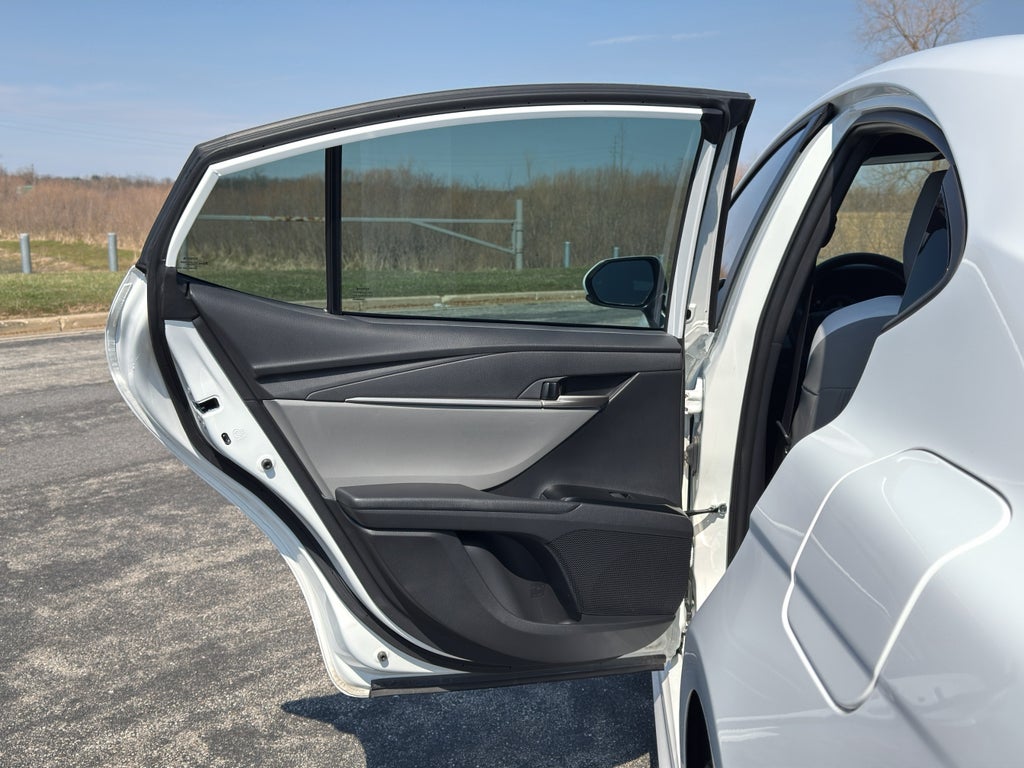 2025 Toyota Camry Hybrid SE